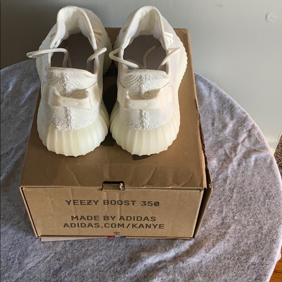 Yeezy’s boost 350 v2 - Picture 3 of 5